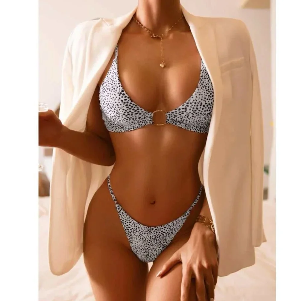 bikini - Picture 3 of 6